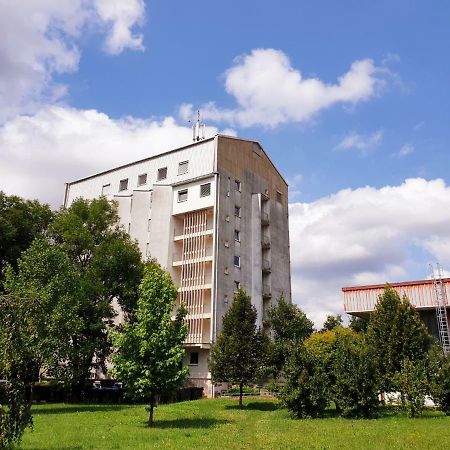 Summer Residence Hostel リュブリャナ エクステリア 写真