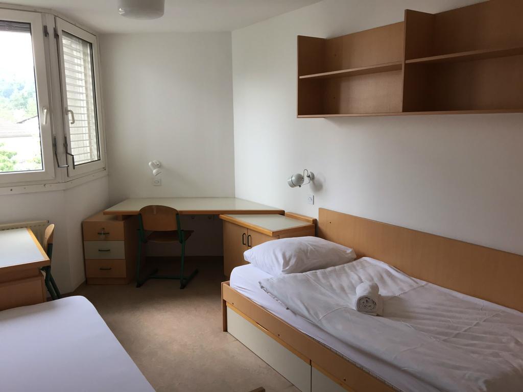 Summer Residence Hostel リュブリャナ エクステリア 写真