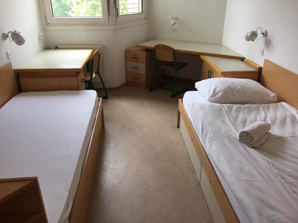 Summer Residence Hostel リュブリャナ エクステリア 写真