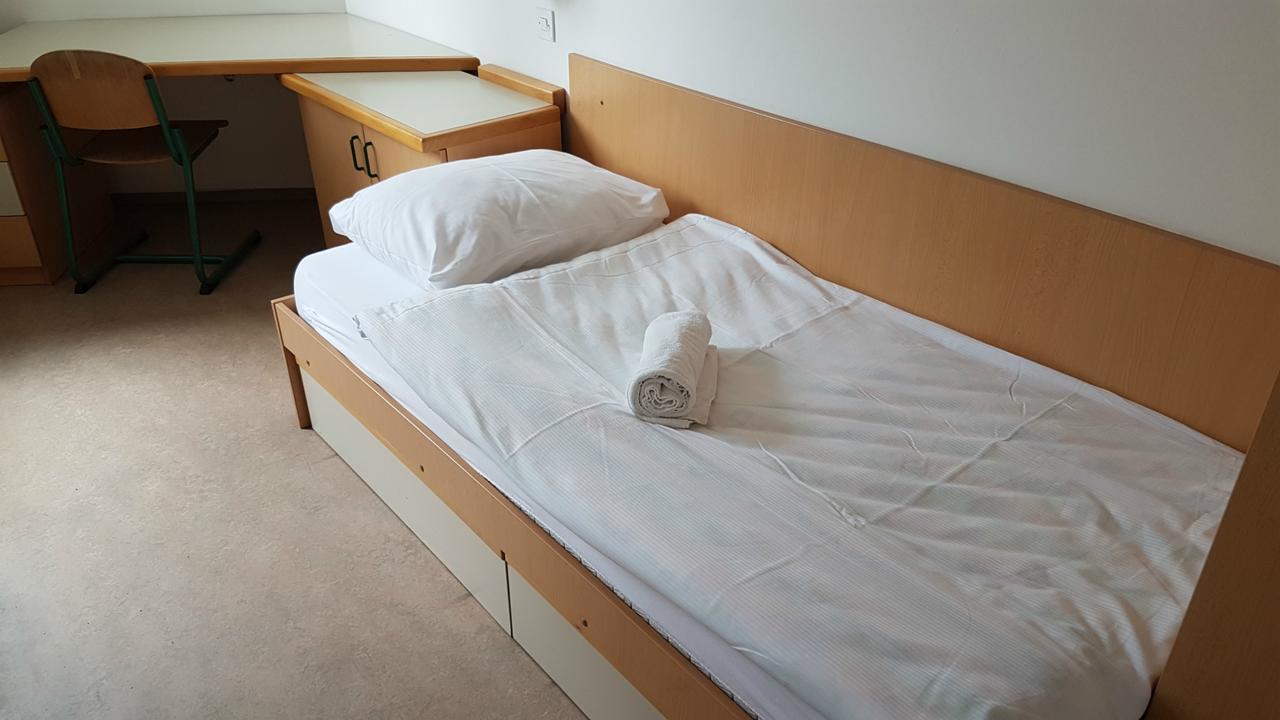 Summer Residence Hostel リュブリャナ エクステリア 写真